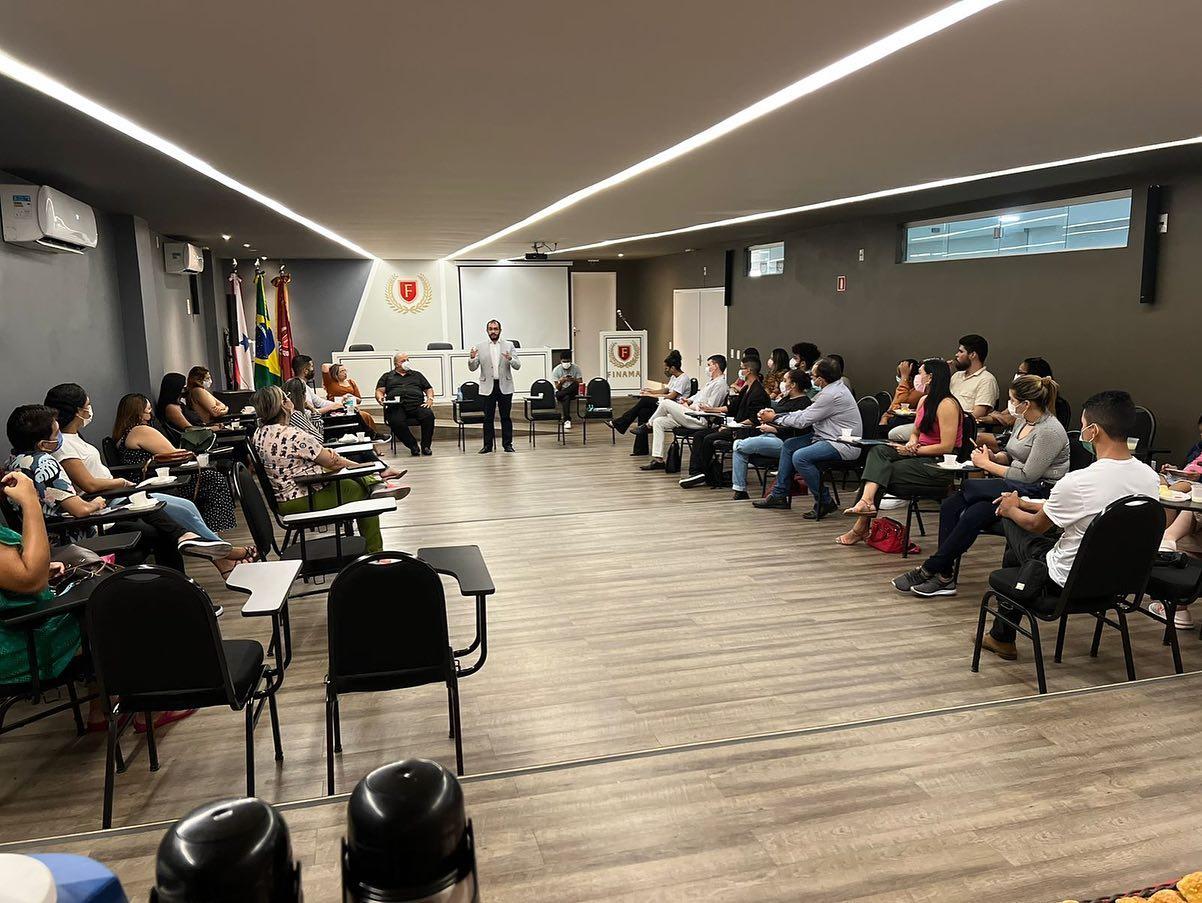 Diretor geral da FINAMA reúne com representantes de turmas